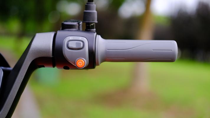 雅迪電動車VFLY L100 MAX電動車評測：高顏值、高性能的高端騎行體驗