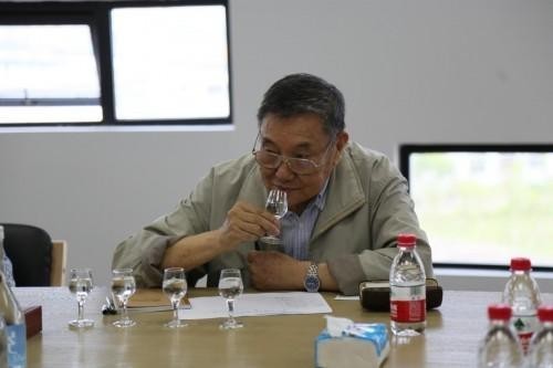 ?就在秋糖前，一批白酒泰斗密集調(diào)研了江小白
