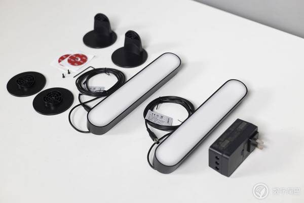 飛利浦 Hue 電競(jìng)桌面：聲光同步！氛圍感拉滿！