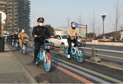 12月2日是第十個“全國交通安全日”，為了呼吁更多人提高交通安全意識，哈啰出行圍繞“守法規(guī)知禮讓、安全文明出行”的主題，與全國20多地交通管理部門開展形式多樣的交通安全宣傳活動。897.jpg