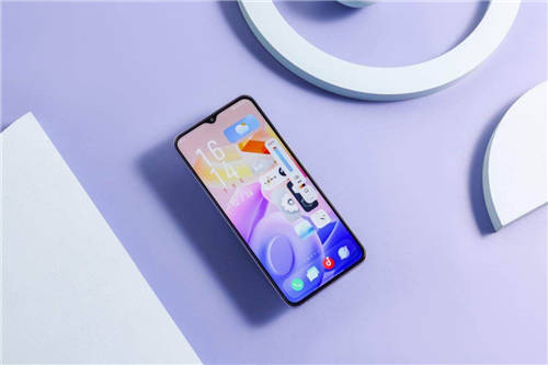 1399元起，vivo Y55s憑6000mAh大電池成新續(xù)航標(biāo)桿