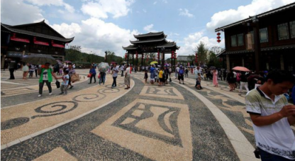 4大央媒助力丹寨萬(wàn)達(dá)小鎮(zhèn)“云上丹寨好物節(jié)”，155個(gè)品種上直播