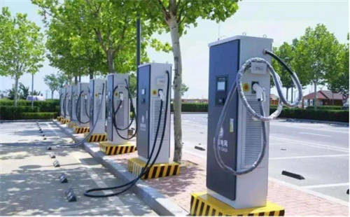 2萬根充電樁無法送出，威馬的難題也是民生的難題