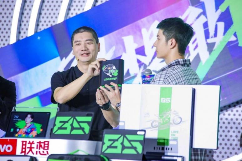 王一博續(xù)約聯(lián)想品牌代言人，2022繼續(xù)敢想敢搏！