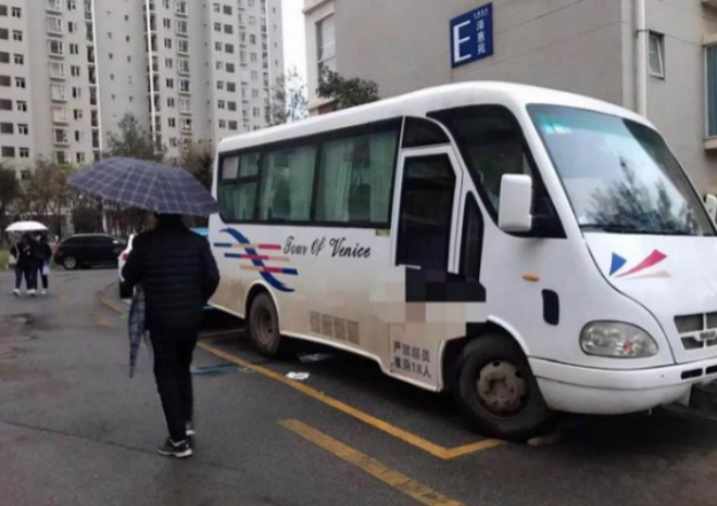 互聯(lián)網(wǎng)加油App團(tuán)油，為旅游車司機(jī)帶來幸福生活
