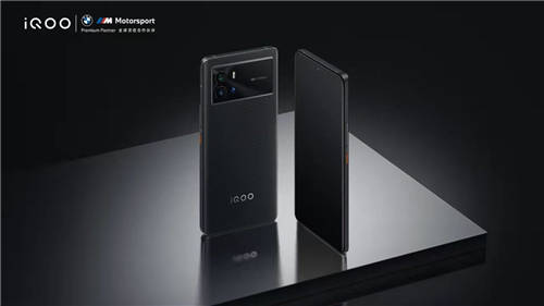 滿足你對高素質(zhì)直屏的所有期待！iQOO 9是如何做到的