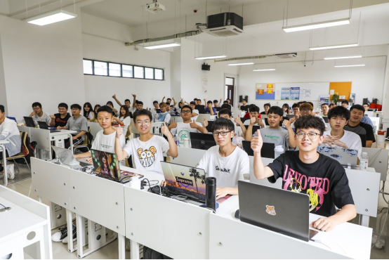 探索職業(yè)教育生態(tài)化發(fā)展，傳智教育榮獲“2021全球教育科技創(chuàng)新TOP30”