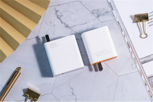 iQOO 9 Pro和小米12 Pro，售價(jià)相當(dāng)，那實(shí)力也平分秋色嗎？