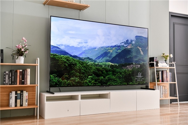 TCL 98英寸巨幕電視有多火？斬獲2022年W1-W2線下銷量冠軍