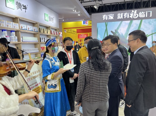 蒙牛堅持為消費(fèi)者奉上品質(zhì)好奶，成第30屆食博會指定牛奶飲品