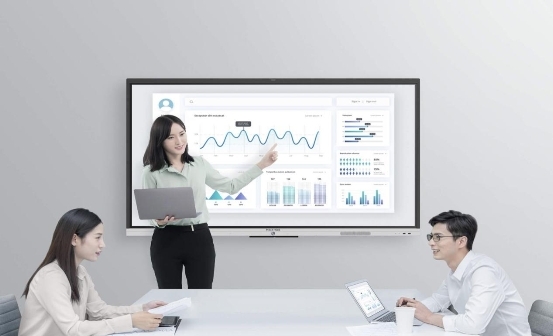 辦公通訊用企業(yè)微信，智能會(huì)議用MAXHUB