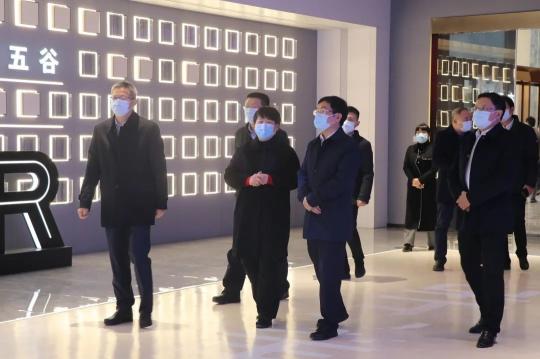 紹興市委副書記、代市長施惠芳一行蒞臨集成灶10大品牌帥豐調(diào)研指導(dǎo)！