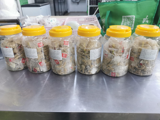 北京降雪  叮咚買菜為小哥準備保暖衣物、紅糖姜茶等全套防寒物資