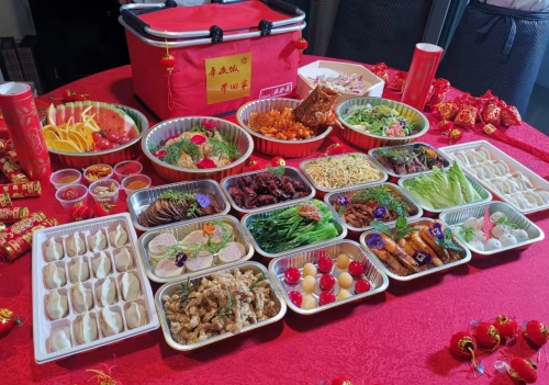 順豐同城聯(lián)合百大餐飲品牌打造年夜飯專送，助力萬(wàn)家團(tuán)圓！