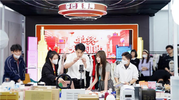 從辛巴的用戶思維，看雙重維度下的直播電商運(yùn)營(yíng)方法
