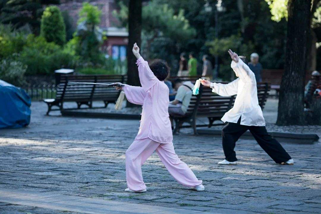 春季溫差變化大當(dāng)心“倒春寒”，預(yù)防心腦血管疾病侵?jǐn)_