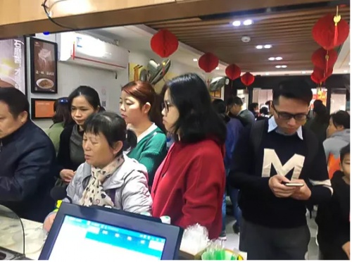 盒子pos助力餐飲企業(yè)提質(zhì)增效，武漢寶媽月銷(xiāo)上萬(wàn)熱干面