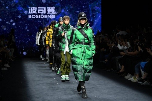 波司登羽絨服和國(guó)際接軌，持續(xù)深耕品質(zhì)