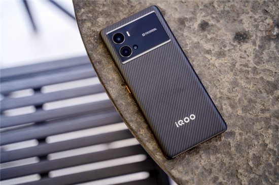 鎖定3月17日！倍輕松×iQOO 跨品聯(lián)合，超多福利等你來
