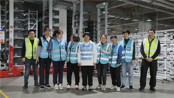 海柔創(chuàng)新使用機器人技術，幫助中老年人再就業(yè)