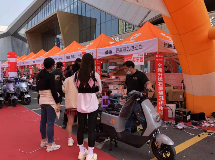 雅迪電動車冠能二代全新升級，雙倍質(zhì)保車型帶來消費體驗升級
