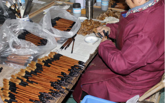 “華夏筆都”大學(xué)生返鄉(xiāng)創(chuàng)業(yè)做毛筆，淘特M2C模式3個月業(yè)績翻5倍735.png