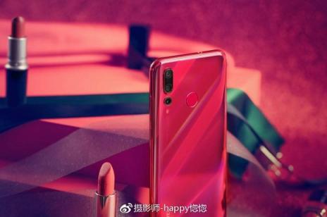 華為nova4圖賞：熱戀般的蜜語(yǔ)紅，甜蜜絢爛