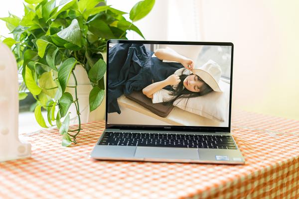 輕薄本成PC市場增長新引擎，華為MateBook 13筆記本實力領銜！