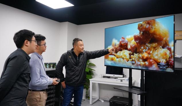 揭秘陳曉卿的美味神器，索尼電視帶你細品《風(fēng)味人間》