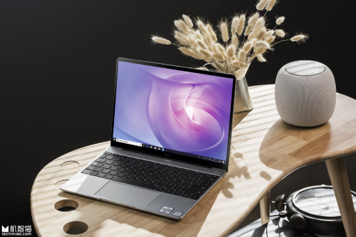 工作更高效！華為MateBook 13筆記本一碰傳秒懂職場心聲