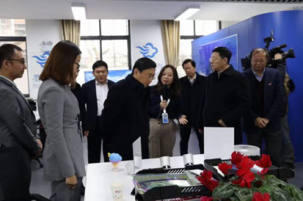 江蘇省委常委、南京市委書記張敬華視察墨跡天氣智慧研究院