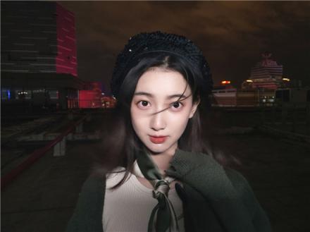 攝影師MOOM評測美圖V7 暗夜絕美人像一臺手機搞定！