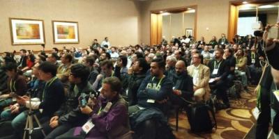 全球首款可折疊柔性屏手機FlexPai柔派亮相CES 2019，現場掀起熱潮