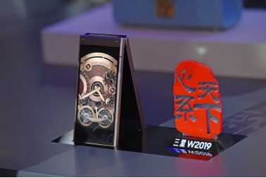 匠心打磨 品味經(jīng)典 三星W2019宛若藝術品般美好