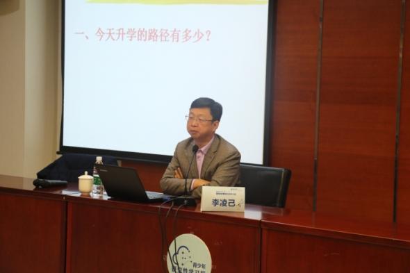 載行囊而來(lái)，滿載而歸