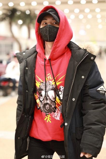 情人節(jié)最大驚喜來自京東電腦數(shù)碼？“玩”系列跨界潮服亮相北京三里屯