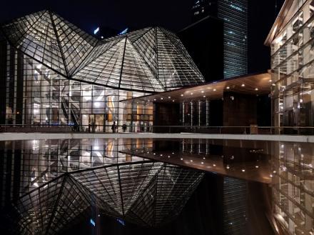 京東一加手機(jī)跨界Lonely Planet，旅行讀物《夜·中國》江上揭曉