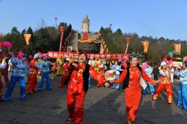 我有幸現(xiàn)場(chǎng)參與張仲景誕辰日盛典，祭拜醫(yī)圣祈福健康！
