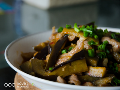 “硬核”的高校食堂，竟然也做著低卡的學(xué)生餐？