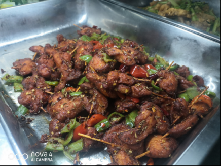 “硬核”的高校食堂，竟然也做著低卡的學(xué)生餐？