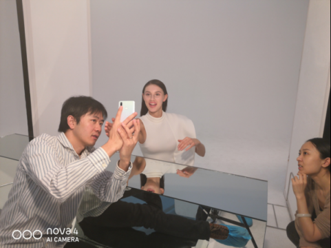 時(shí)尚純美華為nova4貝母白開(kāi)啟預(yù)約售，前置AI微塑自拍效果驚艷
