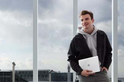 “約”起來 華為MateBook 13筆記本櫻粉金給最適合的她！
