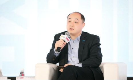 蘇寧第二大王牌花落誰(shuí)家？?jī)纱蠹瘓F(tuán)全民煥新節(jié)針?shù)h相對(duì)