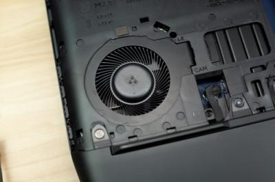 在CES2019上，ALIENWARE帶來(lái)了一臺(tái)擁有全新LEGEND設(shè)計(jì)語(yǔ)言的筆記本電腦——Area-51m。