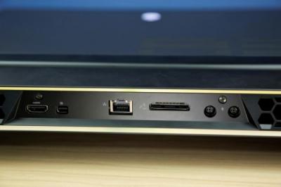 在CES2019上，ALIENWARE帶來(lái)了一臺(tái)擁有全新LEGEND設(shè)計(jì)語(yǔ)言的筆記本電腦——Area-51m。