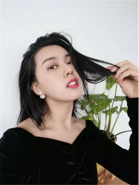 打造高顏值自拍神器，華為nove 4e或成年輕人手機(jī)時尚新標(biāo)桿
