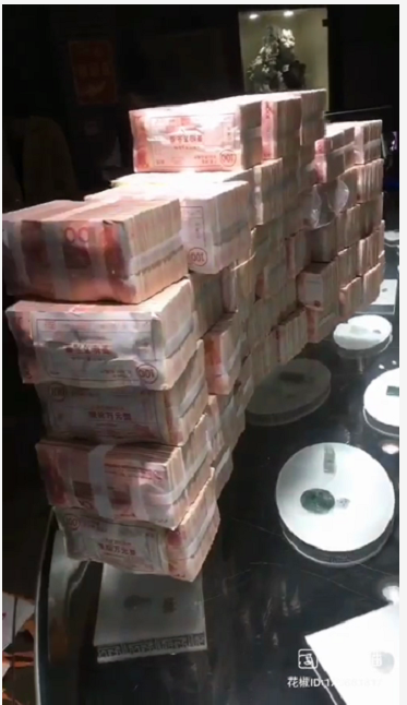推一車錢逛街是怎樣一種體驗(yàn)？快來圍觀花椒直播上500萬購物姿勢(shì)