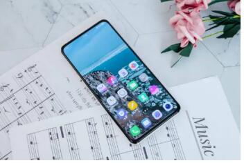 升降式攝像頭讓你的美盡情展現(xiàn)，vivo X27讓拍照好看更好玩