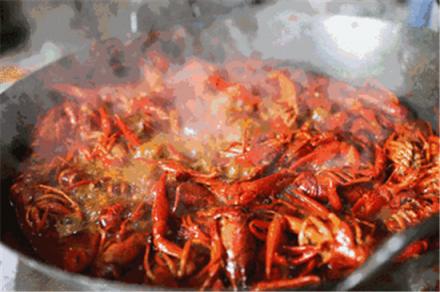 美味不用等發(fā)布《全國(guó)小龍蝦吃貨指南》，大數(shù)據(jù)帶你認(rèn)識(shí)小龍蝦