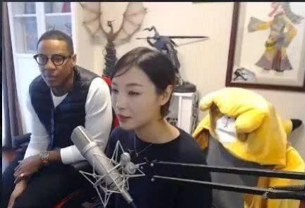 女流的直播間為何來(lái)了一位黑人小伙，BBC采訪暗示斗魚(yú)一姐？